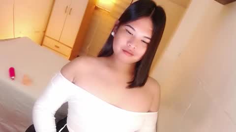 Y O U R        F U T U R E       K A Y L E E  online show from September 29, 2025, 6:02 pm