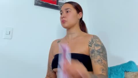 Kaylee Scott online show from November 11, 2025, 5:46 pm