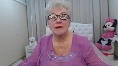 kaylesmoll online show from February 28, 2026, 7:48 pm