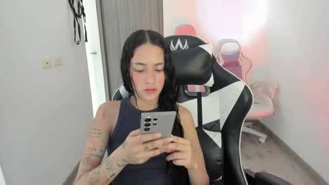 Snapshot of kaylie_xxx chatting on December 17, 2025, 6:25 pm kaylie online show from December 17, 2025, 6:25 pm