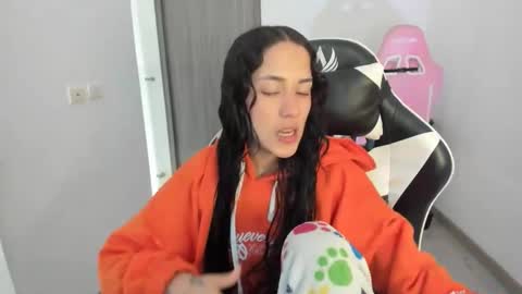 Snapshot of kaylie_xxx chatting on December 22, 2025, 8:17 pm kaylie online show from December 22, 2025, 8:17 pm