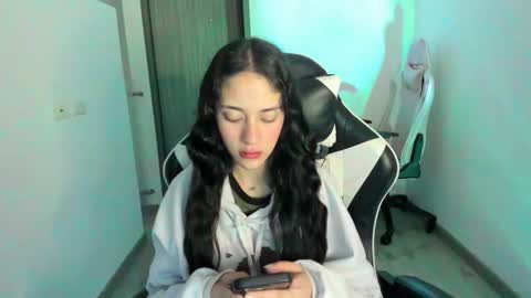 Snapshot of kaylie_xxx chatting on January 15, 2026, 11:04 am kaylie online show from January 15, 2026, 11:04 am