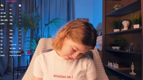 Hi Im Arina 3 online show from September 13, 2025, 9:25 pm