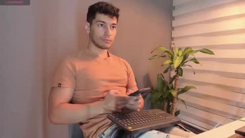 Kayn online show from December 19, 2025, 2:29 am