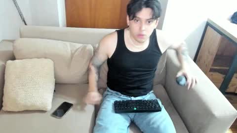 kaynn_b online show from February 1, 2025, 3:08 am
