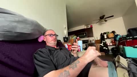 kazper341984 online show from April 3, 2026, 6:39 pm