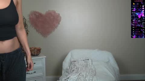 EliandKylie online show from February 17, 2025, 6:53 am