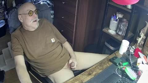 kbuum68 online show from April 8, 2026, 8:53 pm