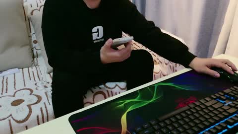 ke2000920 online show from November 25, 2025, 11:43 am