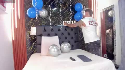 Keane online show from October 7, 2025, 12:02 pm