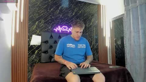 Keane online show from November 24, 2025, 12:38 pm