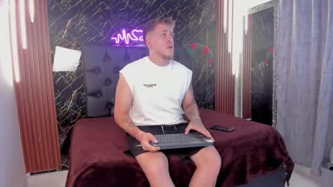 Keane online show from December 2, 2025, 12:54 pm