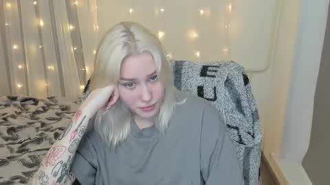 Seb Polly Roxy Jonny online show from February 12, 2025, 4:55 pm