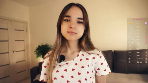 Snapshot of keeleyreineck chatting on May 17, 2026, 6:33 am Nika online show from May 17, 2026, 6:33 am