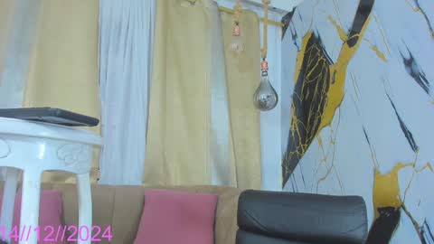 Keila  online show from December 14, 2024, 6:20 pm