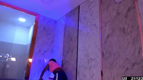 Keila  online show from December 21, 2025, 7:04 am