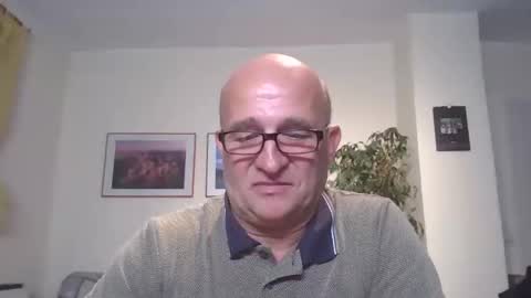 keilie1 online show from October 4, 2025, 9:24 pm