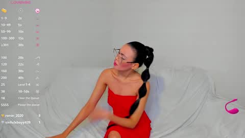 Keily brox online show from March 7, 2025, 7:49 pm