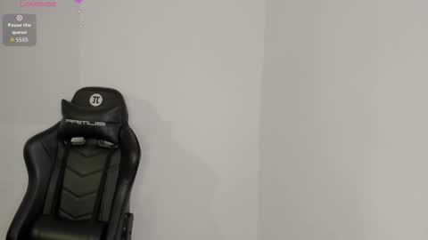 Keily brox online show from October 11, 2025, 7:56 pm