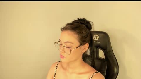 Snapshot of keily_brox chatting on December 22, 2025, 9:23 pm Keily brox online show from December 22, 2025, 9:23 pm