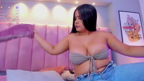 Keily Ross online show from December 4, 2024, 11:02 pm