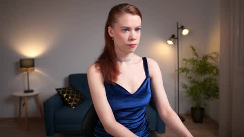 keira_knight online show from March 12, 2025, 9:35 pm