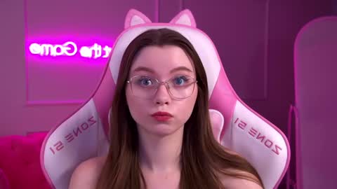 Keira online show from February 22, 2025, 1:13 pm