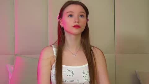 Keira online show from March 23, 2026, 6:01 pm