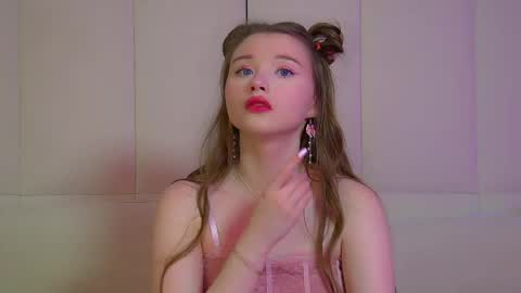 Snapshot of keiraace chatting on May 4, 2026, 6:04 pm Keira online show from May 4, 2026, 6:04 pm