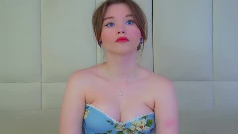 Snapshot of keiraace chatting on May 17, 2026, 6:33 am Keira online show from May 17, 2026, 6:33 am