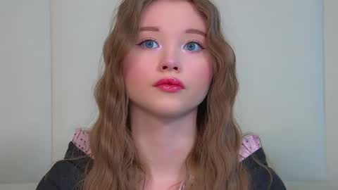 Snapshot of keiraace chatting on May 28, 2026, 6:27 pm Keira online show from May 28, 2026, 6:27 pm