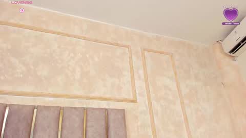 keirahartz online show from February 21, 2025, 6:40 am