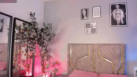 keirahartz online show from November 18, 2025, 3:34 am