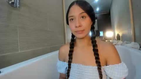 keiry_gonzalez11_aws online show from September 19, 2025, 1:18 am