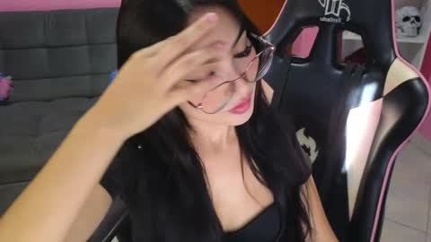 keity_luna online show from November 13, 2025, 8:08 pm