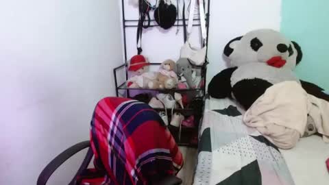 annie rosse16 online show from December 17, 2025, 8:48 pm