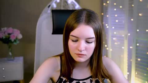 kelliebanshe online show from July 14, 2026, 4:28 am