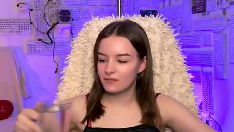 kelliebanshe online show from July 24, 2026, 8:23 am