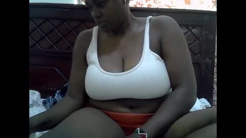 kelly_jones9 online show from May 17, 2026, 11:06 am