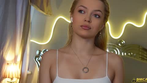 Kelly online show from November 19, 2025, 5:40 am