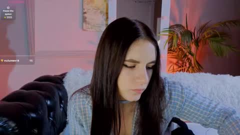 Kelly online show from December 20, 2025, 3:30 pm