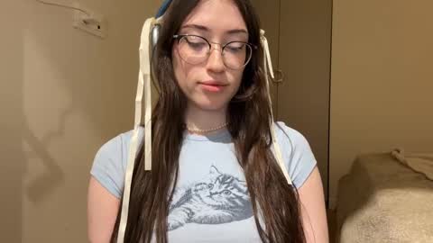 Kelly online show from March 6, 2026, 5:42 pm