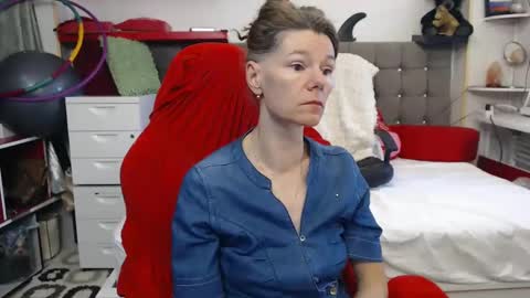 kelly online show from February 5, 2025, 10:51 am