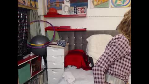 kelly online show from February 15, 2025, 8:33 pm