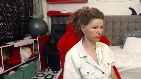 kelly online show from September 15, 2025, 2:22 am