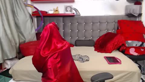 kelly online show from October 8, 2025, 1:53 pm