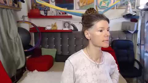 kelly online show from October 12, 2025, 12:48 pm