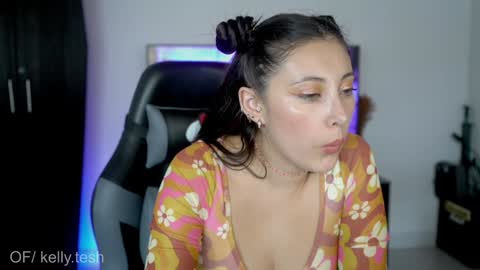 Kelly online show from September 19, 2025, 5:02 pm