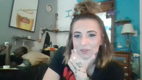 kellyy_marieee13 online show from May 1, 2026, 6:18 am