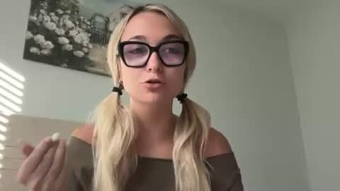 Kelsey Blu online show from April 13, 2026, 10:59 pm